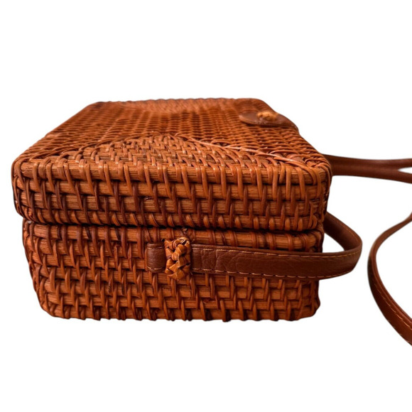 NEW Rattan Woven Crossbody Shoulder Bag Rectangle Snap Close Expressions NYC - Picture 4 of 11